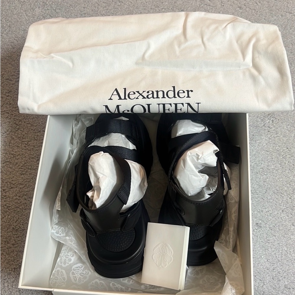 Alexander McQueen Tread Flat Sandals
